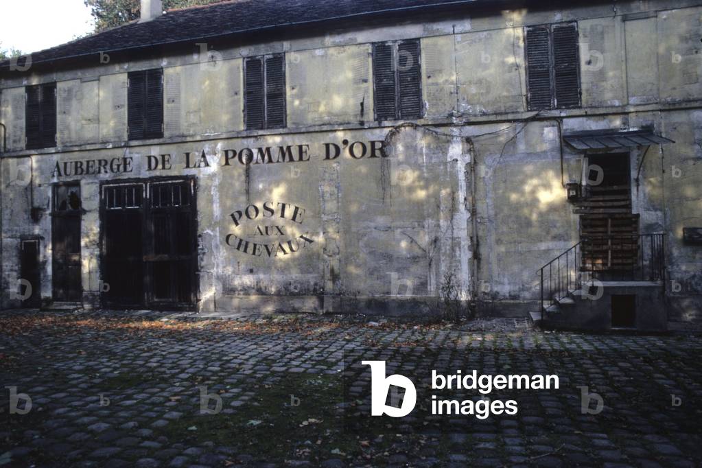 Entrepots de Bercy, Paris 12th. Louis XIV (1638-1715) built the first wine warehouses in Bercy because Paris was home to one of the largest vineyards in Europe. These warehouses reached their peak in the 19th century, becoming the world's largest wine and spirits trade centre. The activities of the warehouses began to declinate in the 20th century, with the destruction of the fortifications of Thiers (1920-1929), the success of the railway and the evolution of storage techniques. Bercy Village and Bercy Park have settled on this site. The surrounding streets have preserved the memory of the old warehouses: rue de Pommard, rue de Chablis, rue de Macon...
