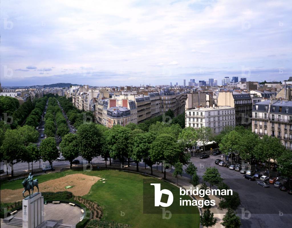 Place du Trocadero and 11 November in Paris.
