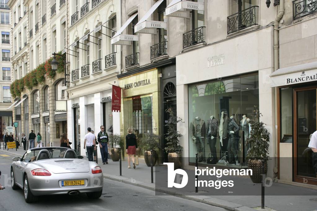La rue du Faubourg Saint Honore, Paris 8th arrondissement.