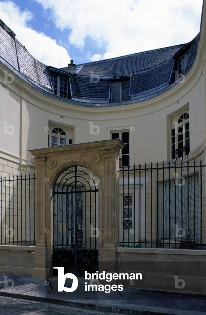 Rue de la Rochefoucauld in Paris 9th.