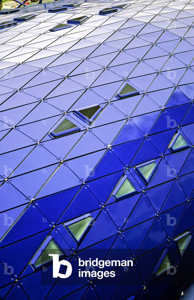 Detail of the hotel in the department of Marseille. Architecture by Wiliam Allen Alsop, 1994.