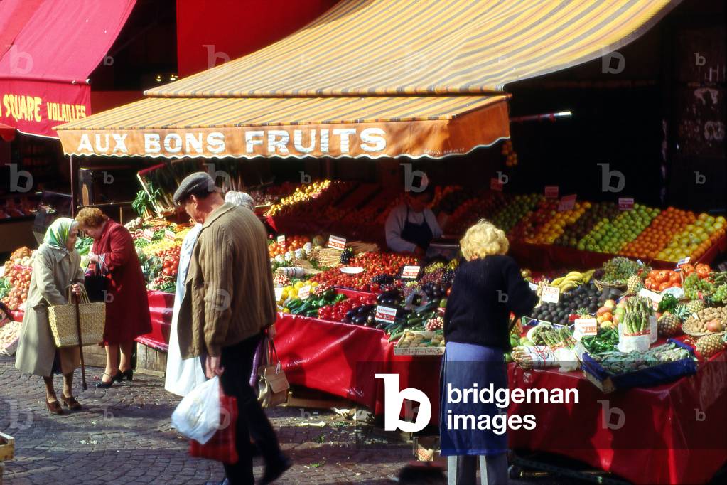 Marche de la rue Mouffetard in Paris.