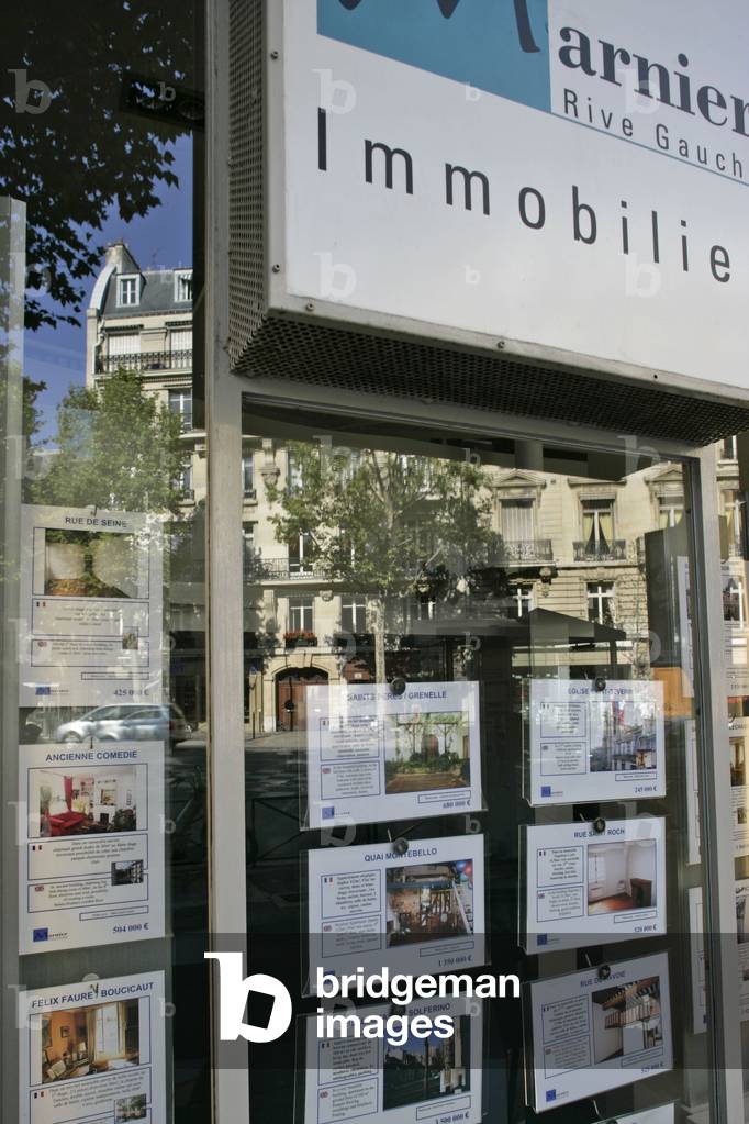 Real estate agency in Paris. Photography 22/09/08.