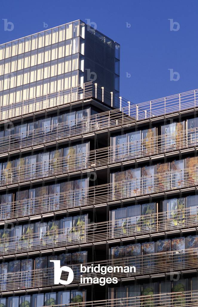 Social housing, Rue Emile Durkheim, ZAC Seine Rive Gauche in Paris 75013. Realisation 1993-1997, architect Francis Soler. Photography 1998.
