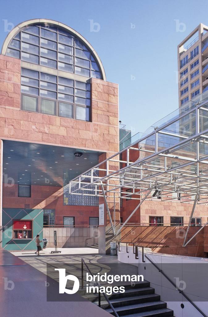 The MOCA - Museum of Modern Art, California Plaza, 250 South Avenue Road, Los Angeles (California, United States). Construction 1986, architect Arata Isozaki.