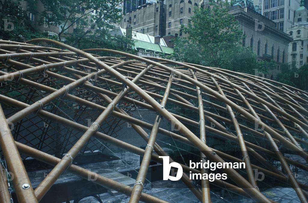 Sculpture “Paper Arch” by Shigeru Ban at the MOMA in New York, MOMA, 2000.