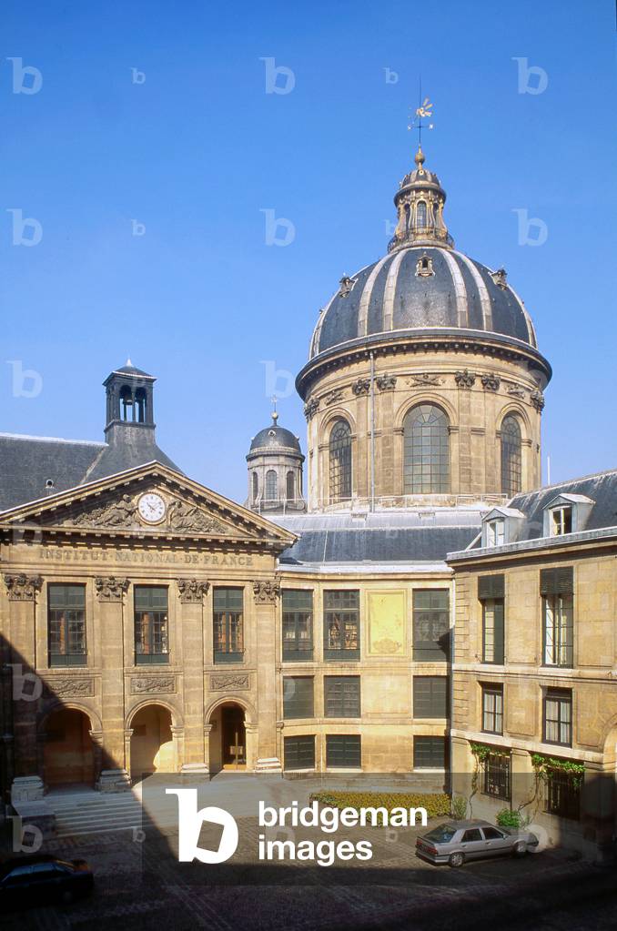 Institut de France, College des Quatre Nations, Paris 6th arrondissement. Architect Louis Le Vau (1612-1670).