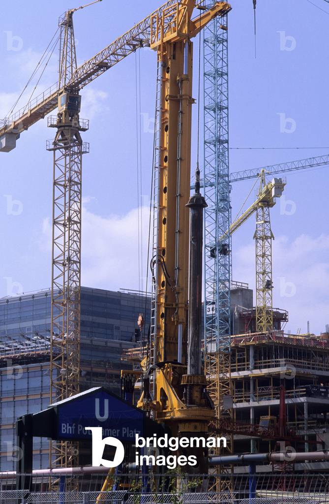 The restoration of the Potsdamer Platz. Construction and Metro (Bahnhof), Berlin, Germany. Photography 01/04/98.