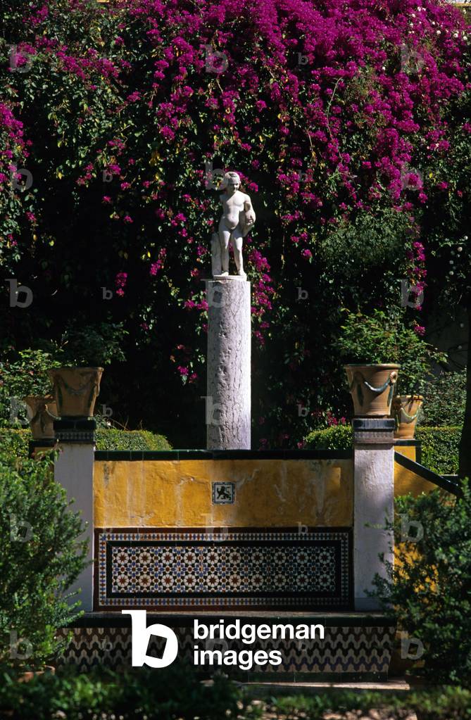La Casa de Pilatos (1540), Quartier Santa Cruz in Seville (Spain). Finish in the first third of the 16th century, this palace, owned by the Duke of Medinaceli, combines in an astonishing way mudejar art, flamboyant Gothic and Renaissance art. According to popular belief, this palace is the reproduction of Pontius Pilate's palace in Jerusalem. Photography 10/03/97.