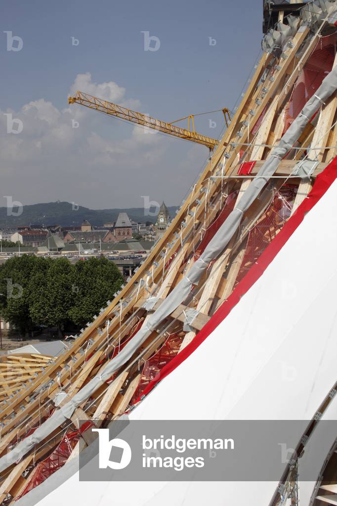 The construction site of the future Centre Pompidou in Metz (Moselle). Architects Shigeru Ban and Jean de Gastines, 2009-2010. Photography 30/06/09.