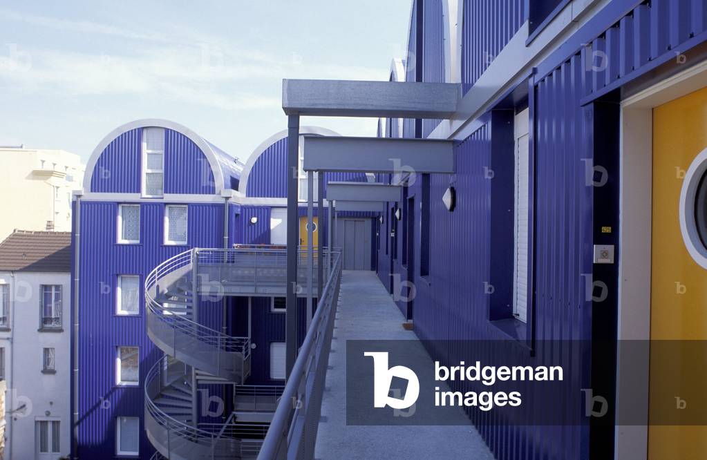 Accommodation and artists' workshops in Montreuil (Seine Saint Denis). Realisation 1994, architects Dubosc Eric and Landowski Marc. Photography 1994.