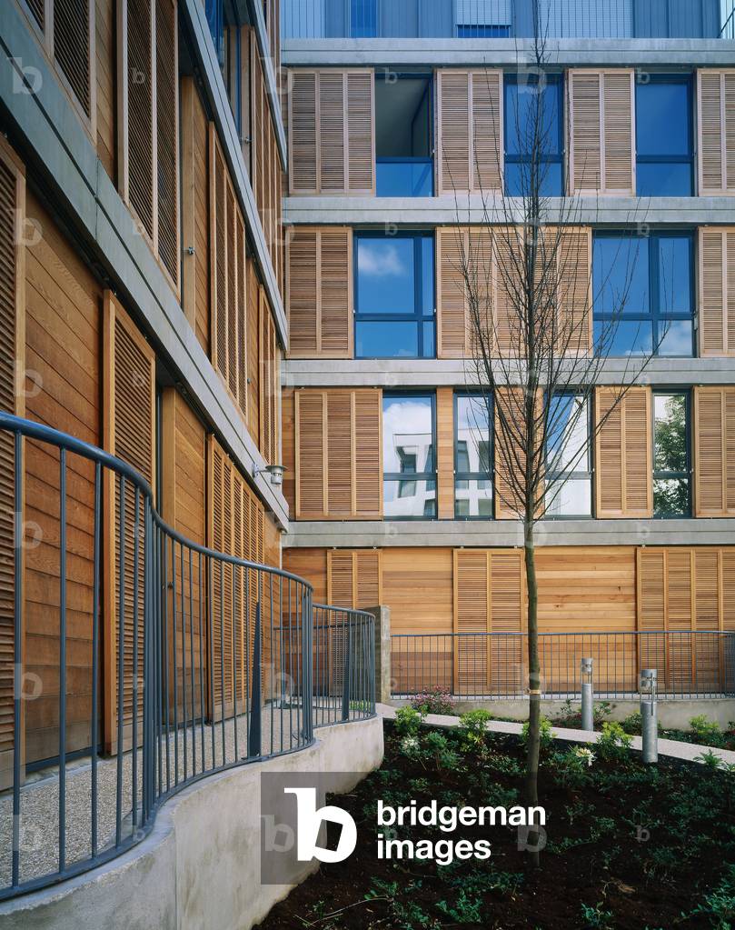 Social housing, rue de la Duee in Paris 75020. Realisation 1996, architect Philippe Madec.