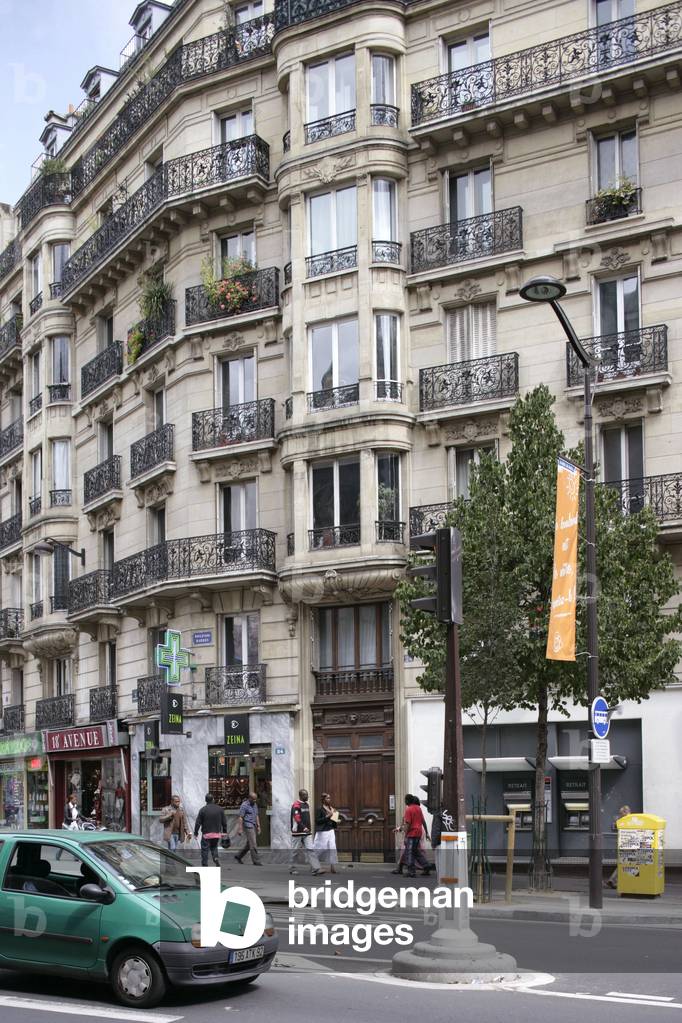 Boulevard Barbes in Paris 75018.