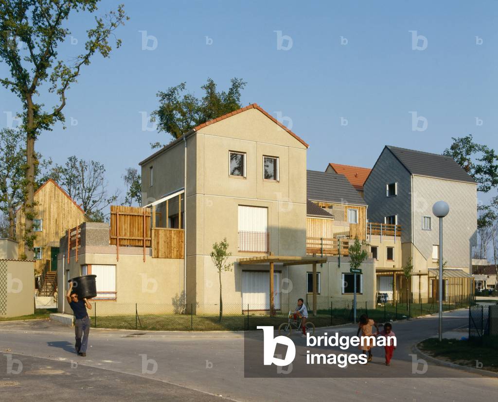 Accommodation in Emerainville (Marne la Vallee). Realisation 1986, architect Lucien Kroll. Photography 1986.