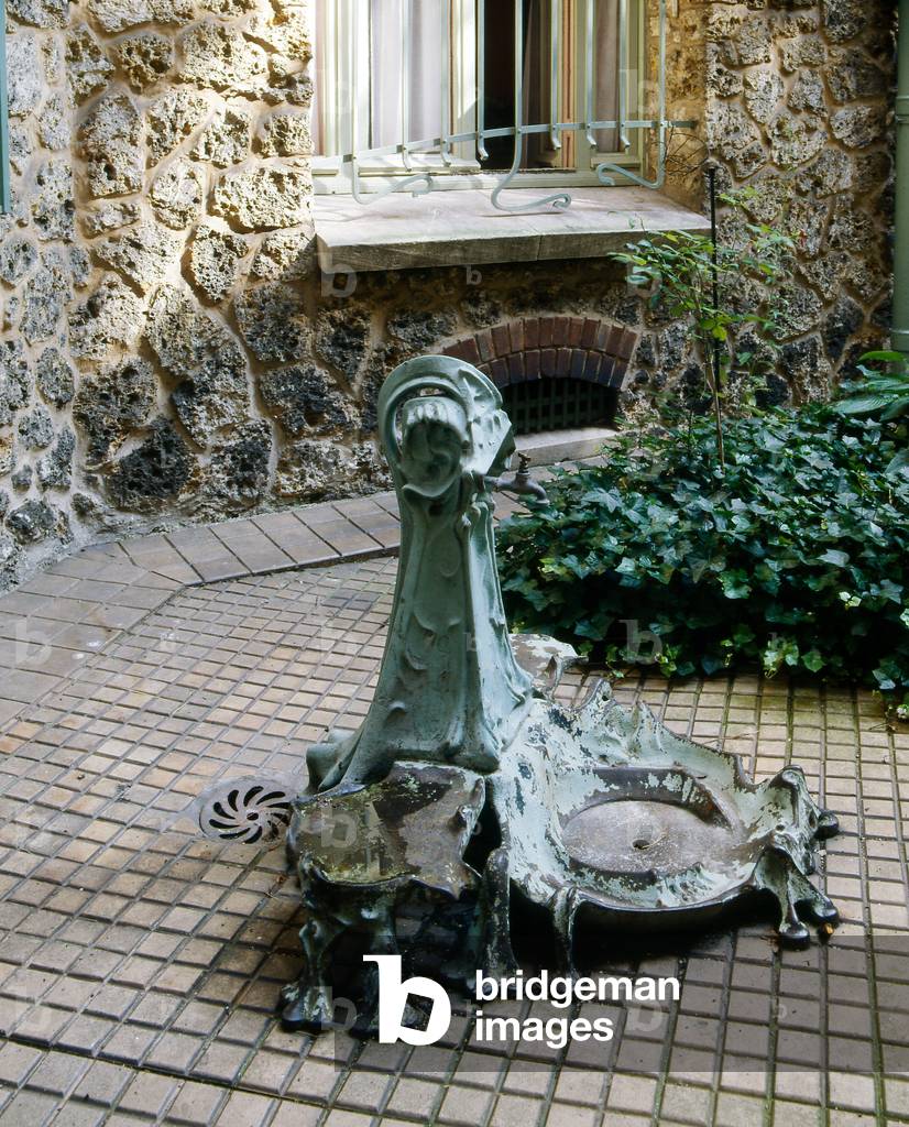 Le Castel Beranger, 14 rue La fontaine in Paris 75016. Architect Hector Guimard (1867-1942), 1895-1898. One of the most famous examples of Art Nouveau. The facades were awarded in the first competition of facades opened by the City of Paris.