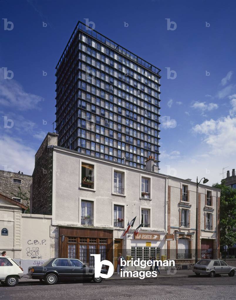 La tower Crouleau barde, 33 rue Crouleau barde in Paris 75013. Construction 1958-1960, architects Albert Edouard (1910-1968), with Roger Boileau and Jacques Henri Labourdette (1915-2003).