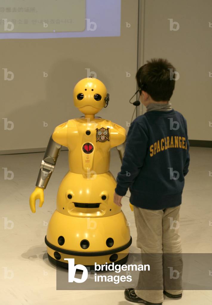Wakamaru, Robot welcoming visitors to the Mitsubishi Pavilion of the Aichi World Expo, Japan, 2005.