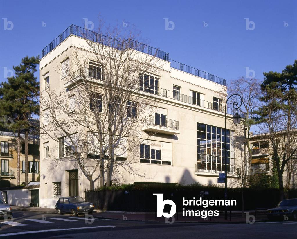 Hotel particulier, 18 bis Avenue Robert Schuman in Boulogne Billancourt (Hauts de Seine). Construction 1930, architect Louis Faure Dujarric (1875-1943).