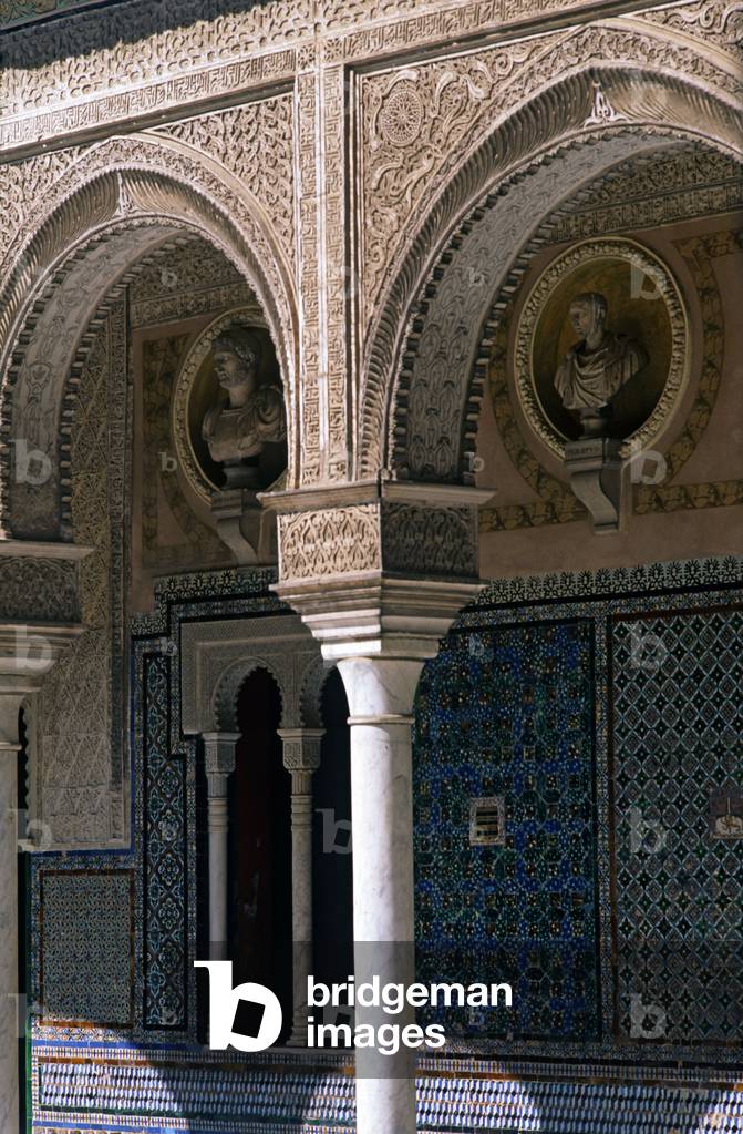 La Casa de Pilatos (1540), Quartier Santa Cruz in Seville (Spain). Finish in the first third of the 16th century, this palace, owned by the Duke of Medinaceli, combines in an astonishing way mudejar art, flamboyant Gothic and Renaissance art. According to popular belief, this palace is the reproduction of Pontius Pilate's palace in Jerusalem. Photography 10/03/97.