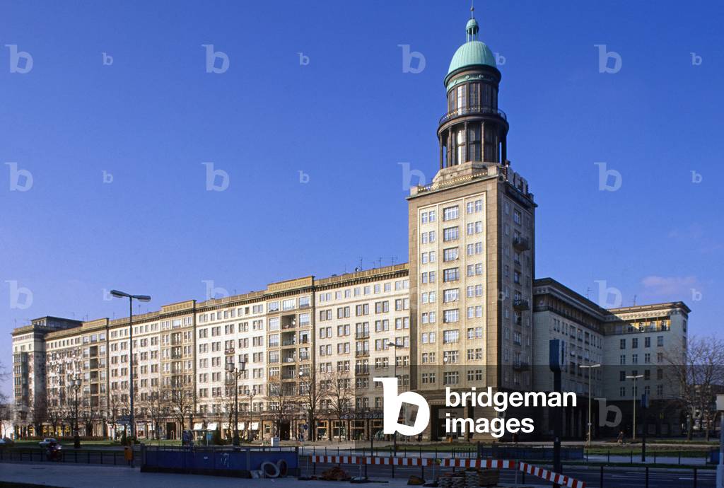 Frankfurter Tor, Friedrichshain District in Berlin (Germany). Architecet Hermann Henselmann (1905-1995), 1957-1961. Photography 10/08/03.