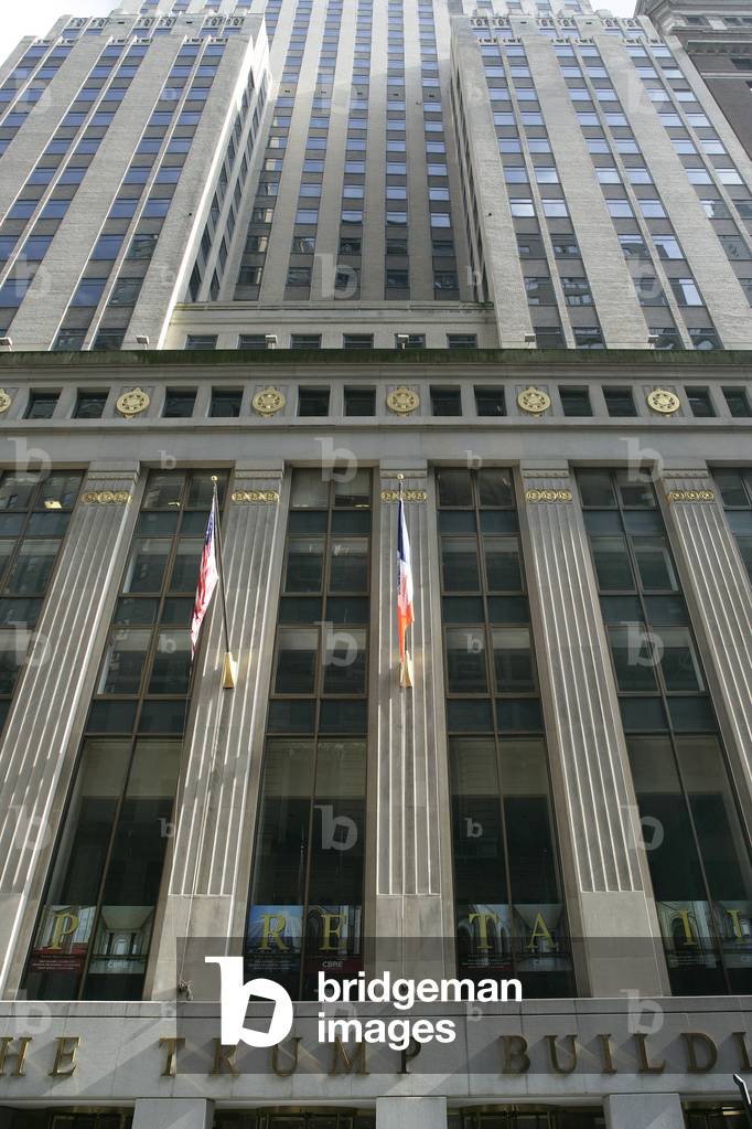 The Trump Building (1929-1930), 40 Wall Street in Manhattan, New York (United States). The Bank of Manhattan Trust Building was originally a 71-story tower. It has been called the Trump Building since its new owner, Donald Trump, renewed it in 1996. Photography 03/10/00.