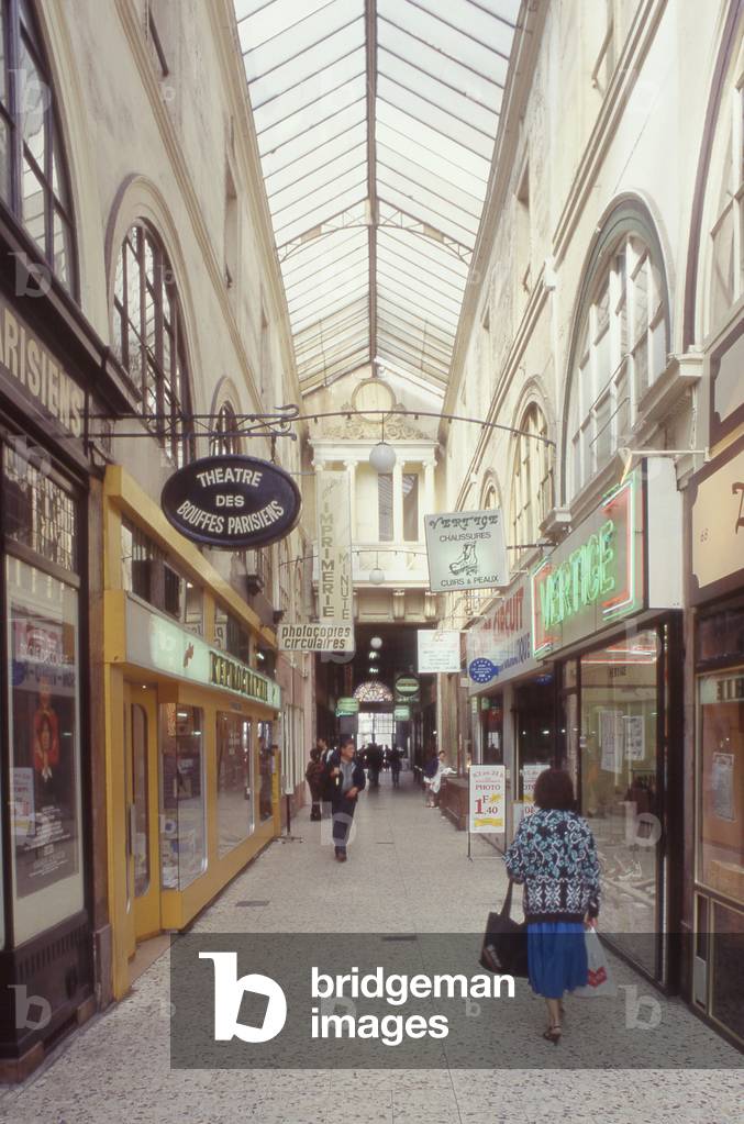Passage Choiseul to Paris 2nd arrondissement. Built in 1827, architects Francois Mazois and Antoine Tavernier.