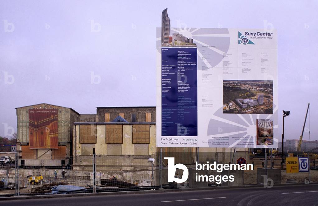 Sony Center site, Potsdamer platz in Berlin (Germany). Architect Helmut Jahn, 2000. Photography 01/10/96.