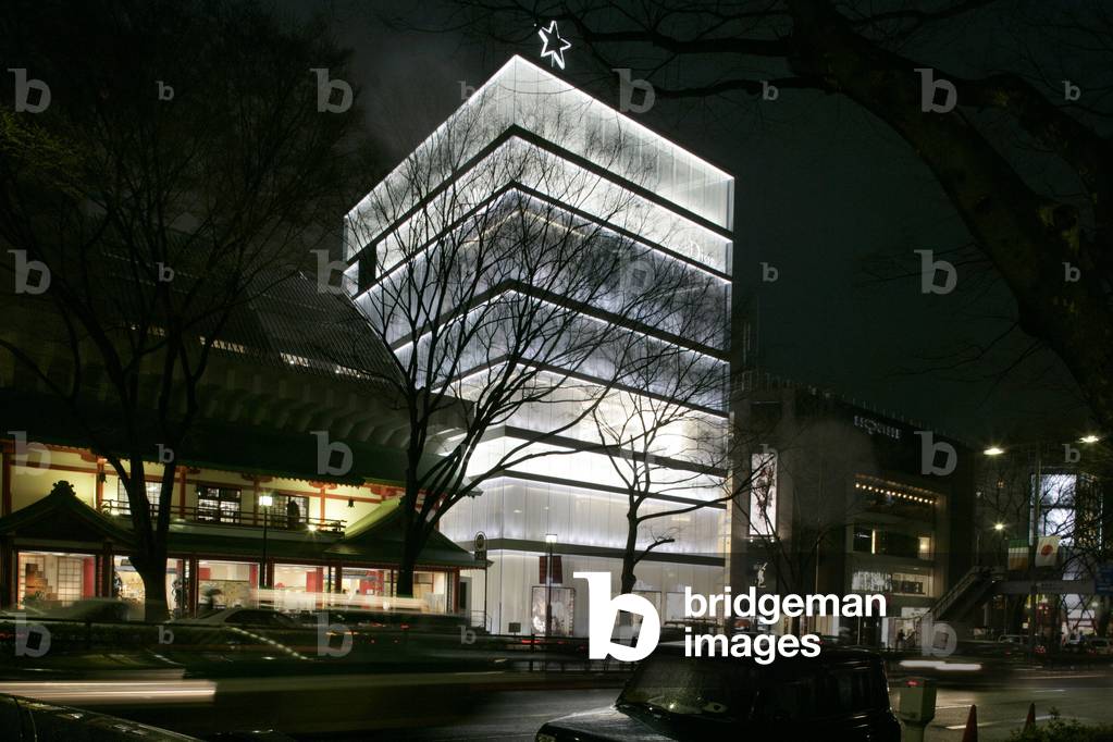 Boutique Chanel, a Omotesando, Tokyo (Japan, architect Peter Marino, 2004).