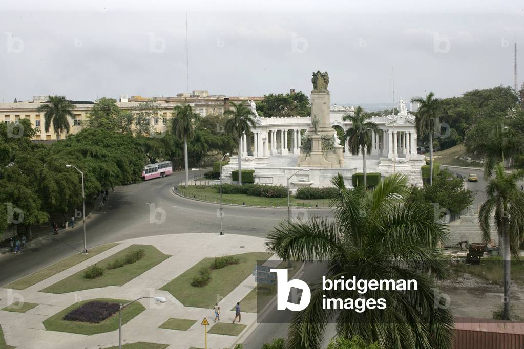 Avenida de Los Presidentes, Vedado Quarter in Havana (Cuba).