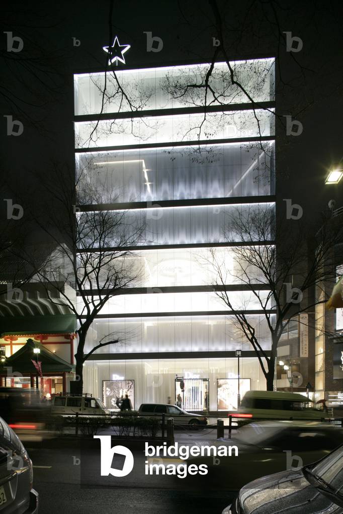 Boutique Chanel, a Omotesando, Tokyo (Japan, architect Peter Marino, 2004).
