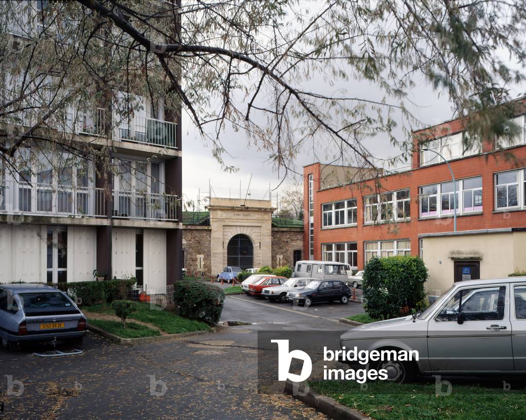 Fort d'Issy to Issy les Moulineaux (Hauts de Seine).