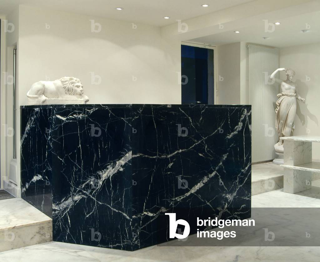 Irie a Paris, 8 rue Pre aux Clercs, Paris 7. Architecture by Denis Colomb, 1987. Photography 1987