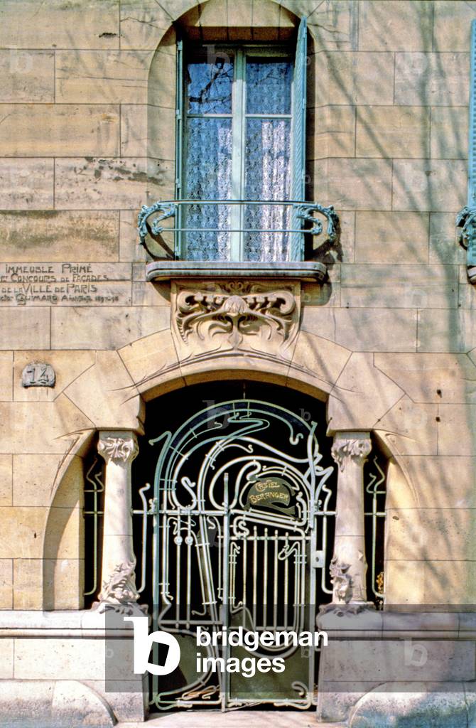 Castel Beranger building, Paris (photo)