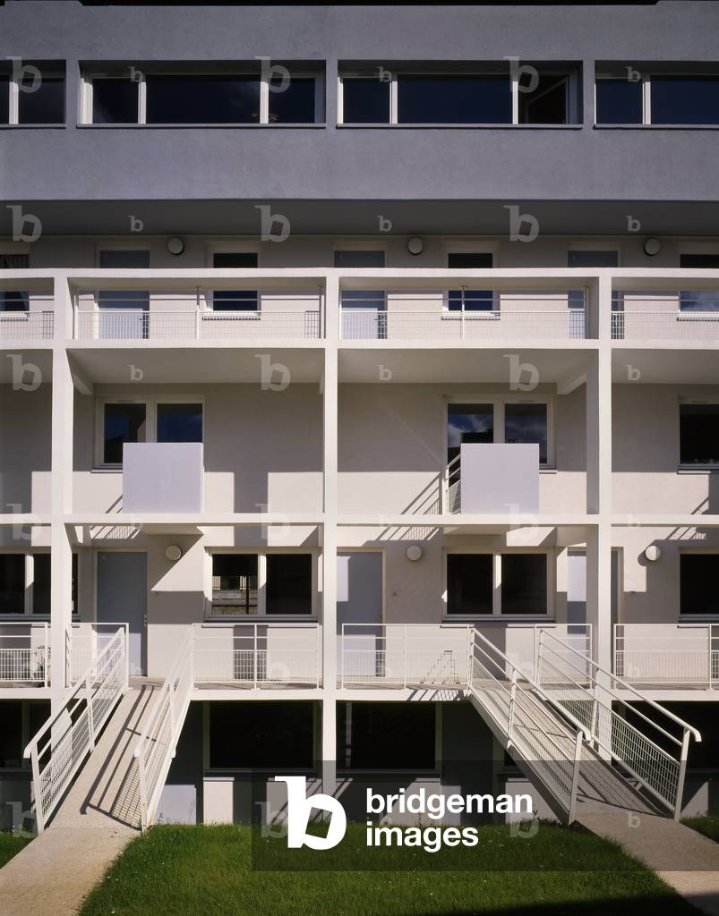 Social housing, rue de Bagnolet in Paris 75020. Realisation 1988, architect Chavannes Patrick. Photography 1988.