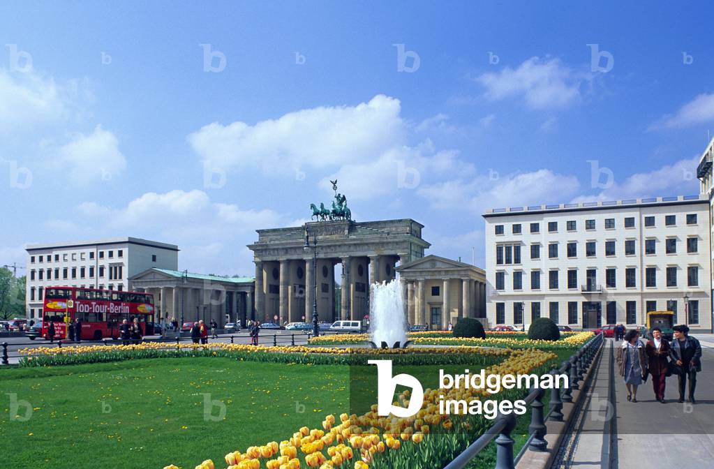 Brandenburg Gate in Berlin (Germany). Architect Carl Gotthard Langhans (1732-1808), 1791.