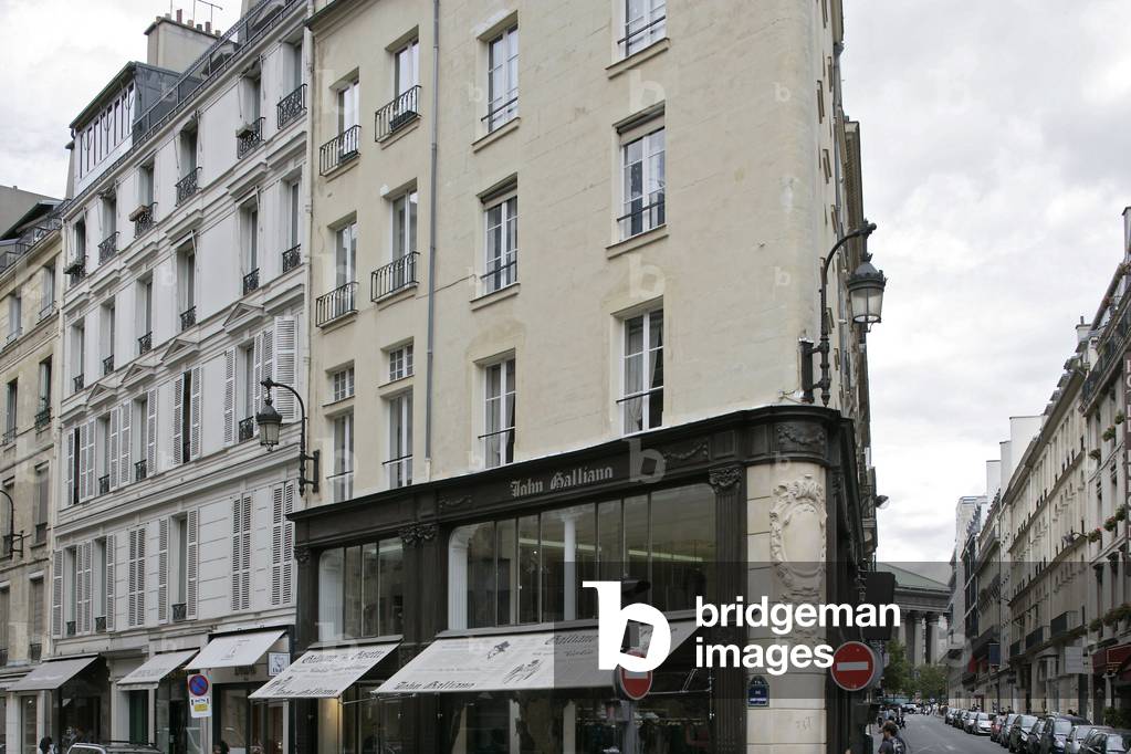 Corner of rue Saint Honore with rue Duphot in Paris. Photo 18/08/07.