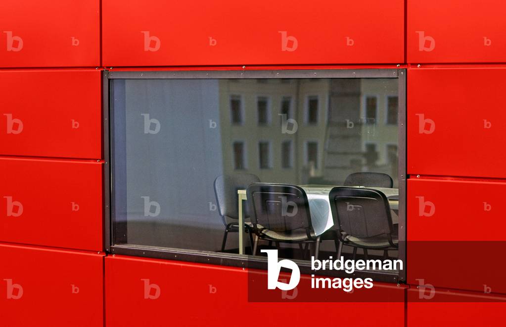 L'Infobox, Potsdamer Platz, Berlin, Germany. Schneider - Schumacher Architecture 1995. Photography 10/06/95