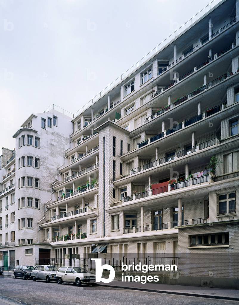 Building, 13 rue des Amiraux, Paris 75018. Architect Henri Sauvage (1873-1932), 1922-1927.