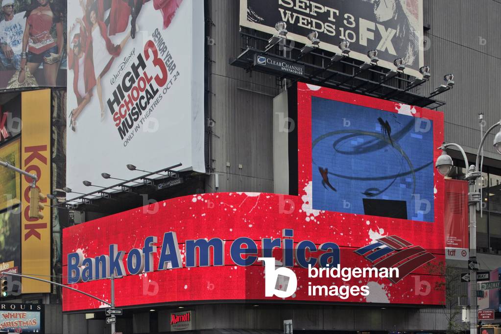 Advertised in Times Square in New York (United States).