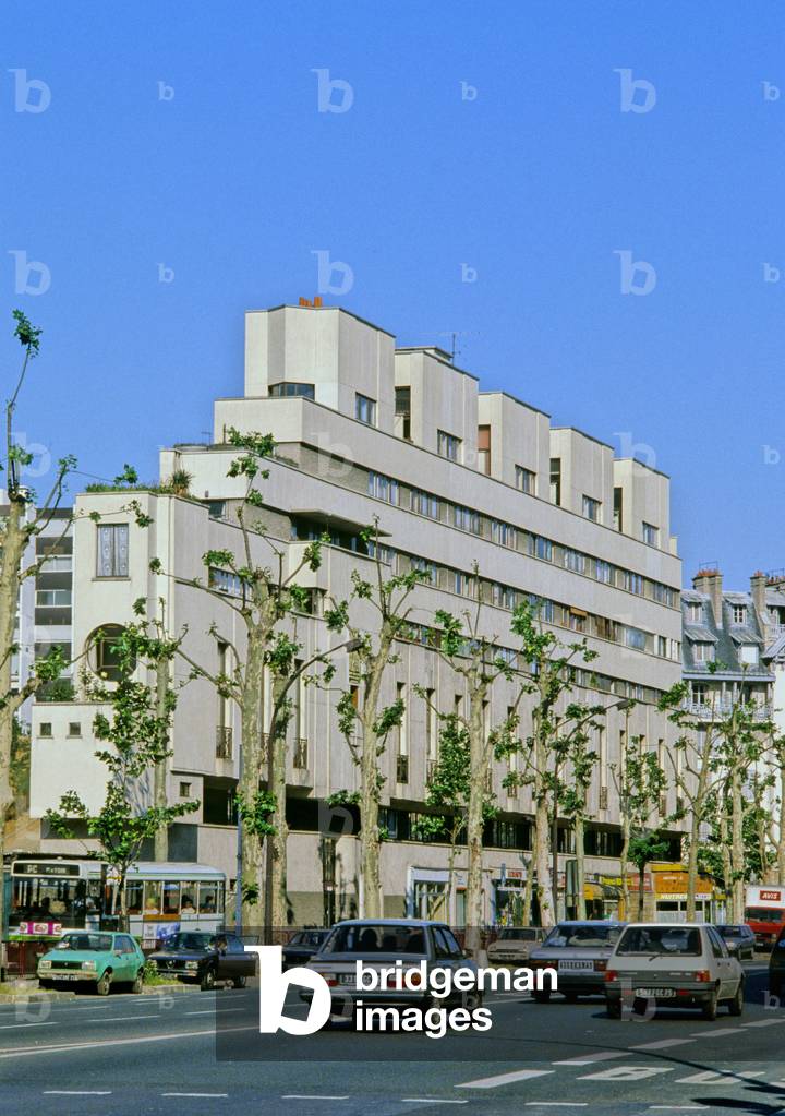 The residential ship building, 3 bld Victor in Paris 75015. Construction 1929-1934, architect Pierre Patout (1879-1965). Photography 10/05/88.