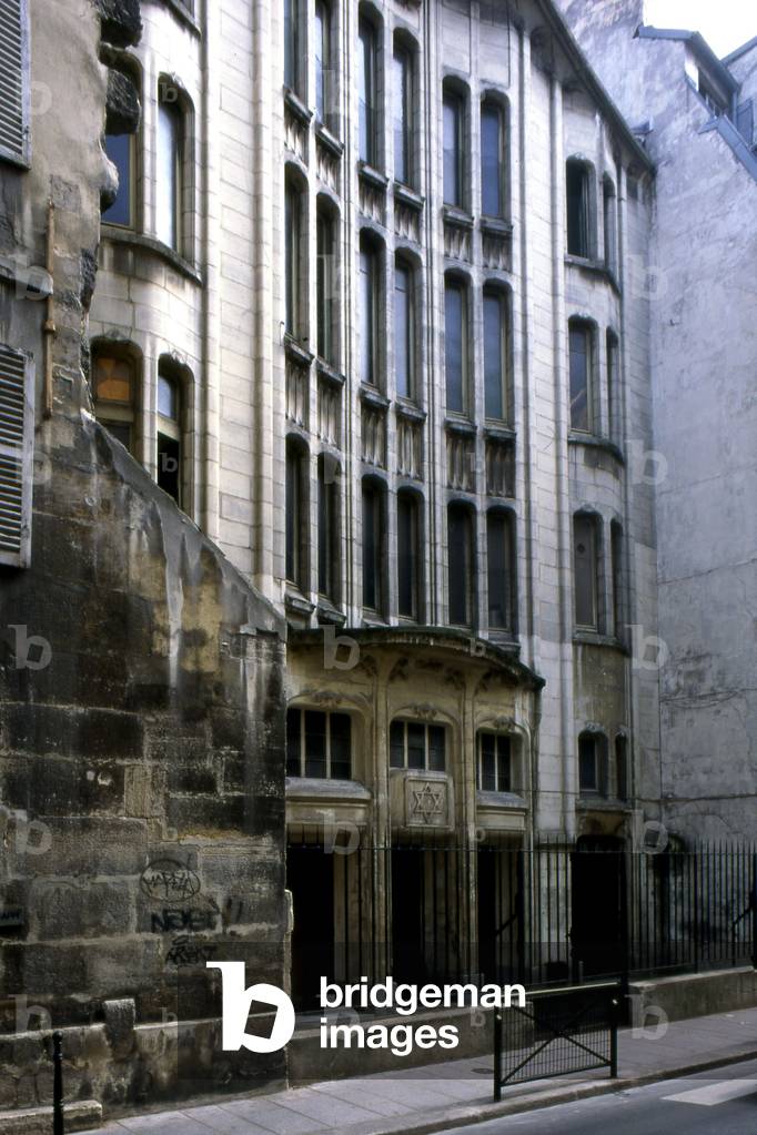 La synagogue, Rue Pavee, Paris 4th arrondissement. Construction 1913, architect Hector Guimard (1867-1942).