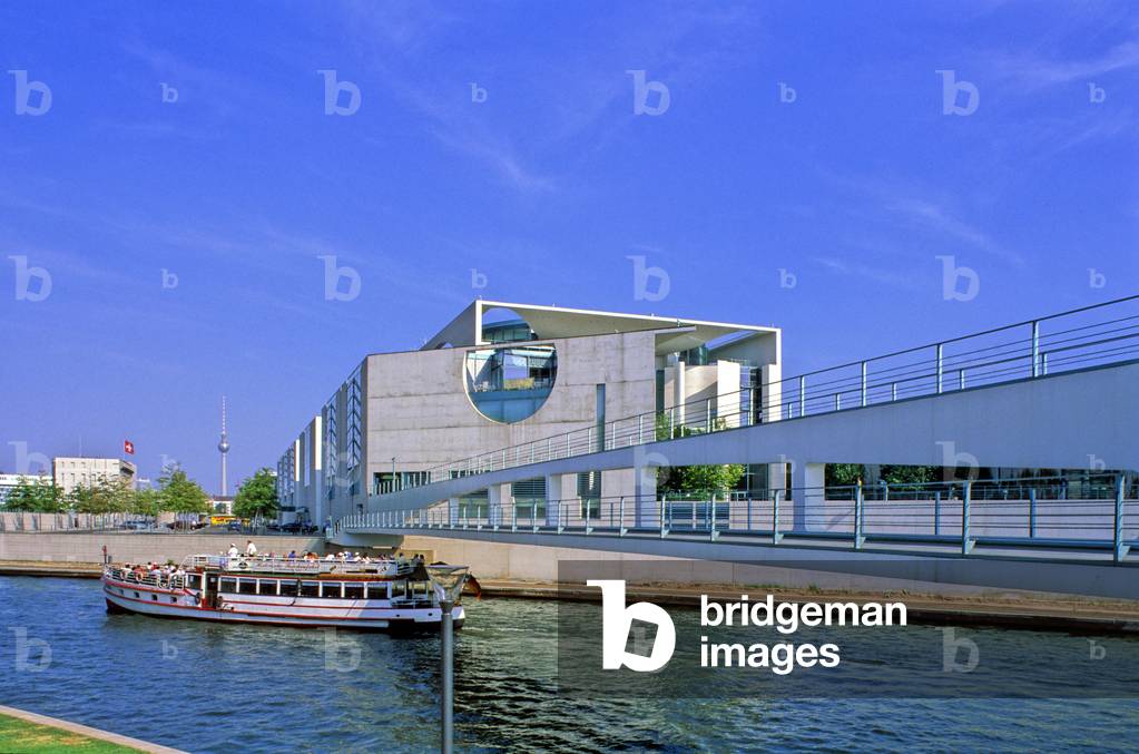 The Chancellery of the Federal Republic of Germany in Berlin, architect Axel Schultes 1997-2001