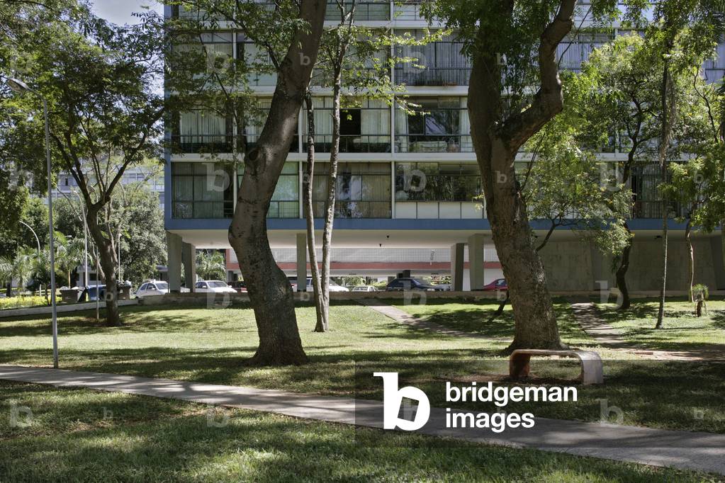 Building of a superquadra in Brasilia (Brazil). Photography 16/04/07