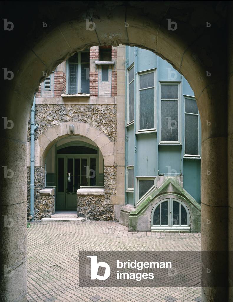 Castel Beranger building, Paris (photo)