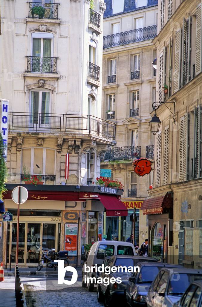 Rue Albert Thomas in Paris 10th photograph 10/05/02.