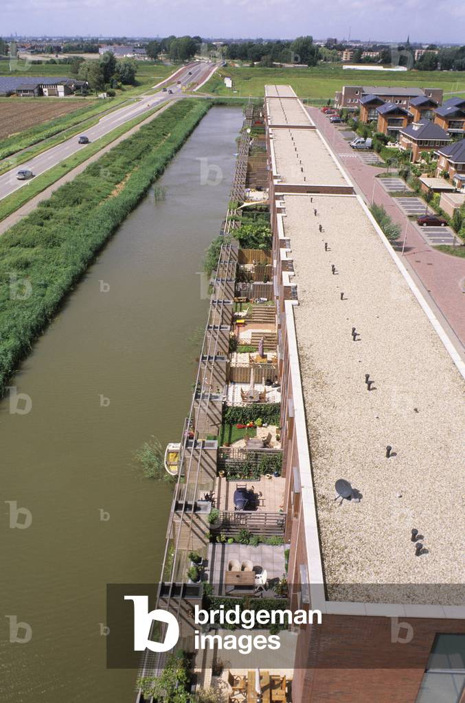 Housing in Bergschenhoek in the Netherlands. Photography 10/05/04.