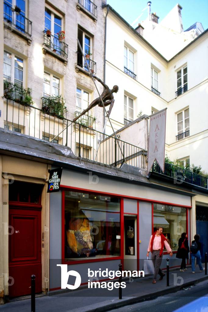 Rue de Seine in Paris 6th arrondissement.