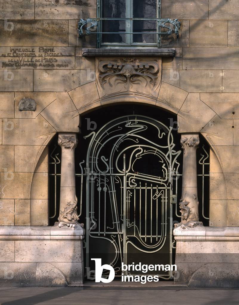 Castel Beranger building, Paris (photo)