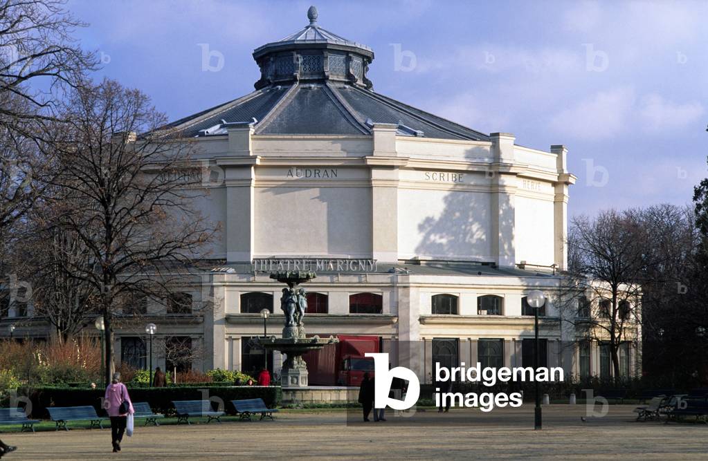 Theatre Marigny, 1 avenue de Marigny, Paris 8th arrondissement. Construction 1883-1884, architect Charles Garnier (1825-1898). Old panorama, transformed into a music hall under the name of Folies-Marigny in 1893, it did not acquire its status as a theatre until 1925.
