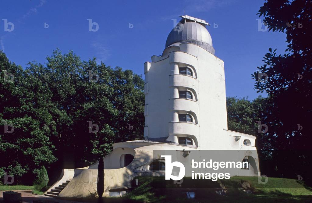 The Einstein Tower in Potsdam, Germany. Realisation 1920-1924, architect Erich Mendelsohn (1887-1953). The observatory tower is named after Albert Einstein, who studied there. Photography 10/05/88.
